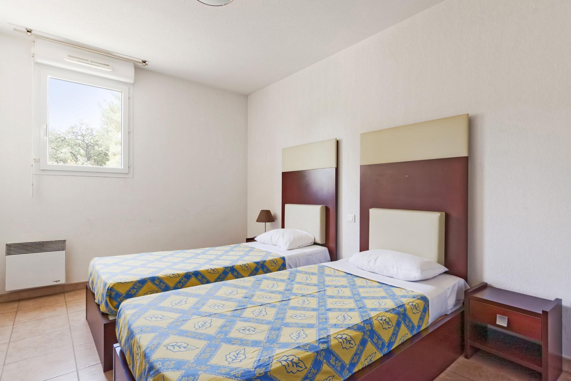 Comfort Aparthotel Six-Fours Сикс-Фор-ле-Плаж Екстериор снимка