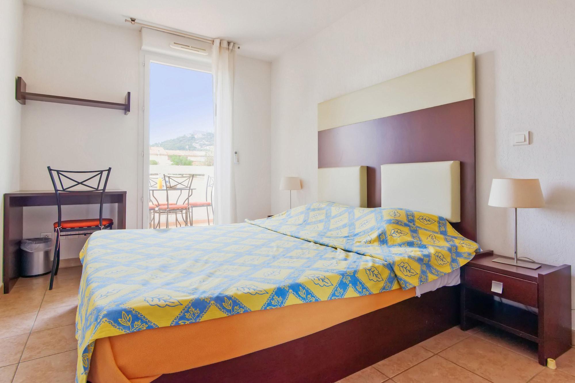 Comfort Aparthotel Six-Fours Сикс-Фор-ле-Плаж Екстериор снимка