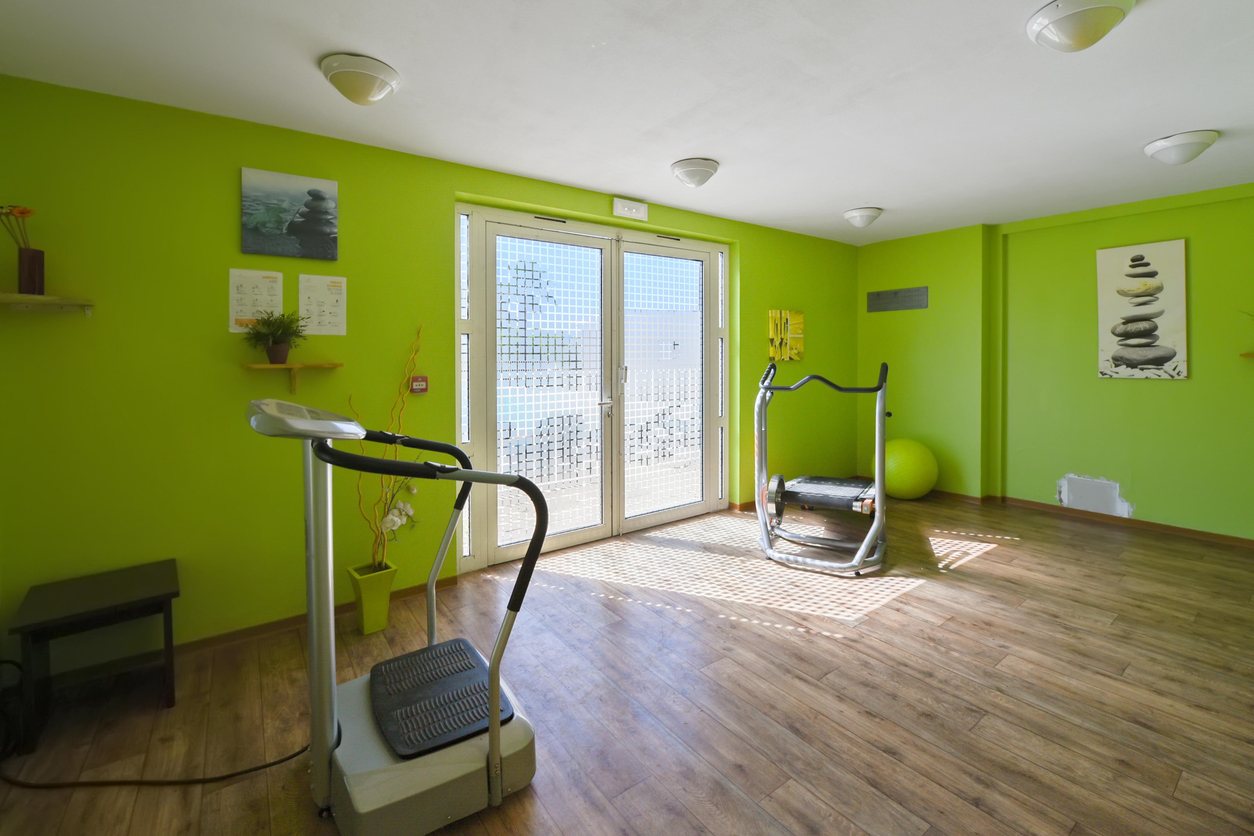 Comfort Aparthotel Six-Fours Сикс-Фор-ле-Плаж Екстериор снимка
